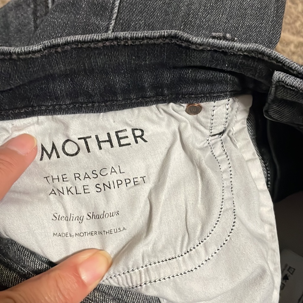 Mother The Rascal Ankle Snippet in Stealing Shadows Jeans - Picture 9 of 11